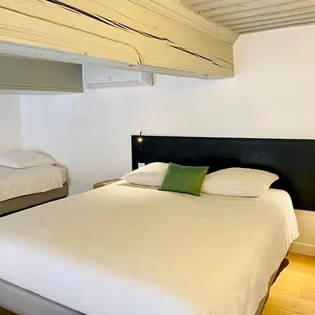 Les Du Cours & Spa Apartment *