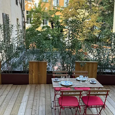 Les Du Cours & Spa Apartment