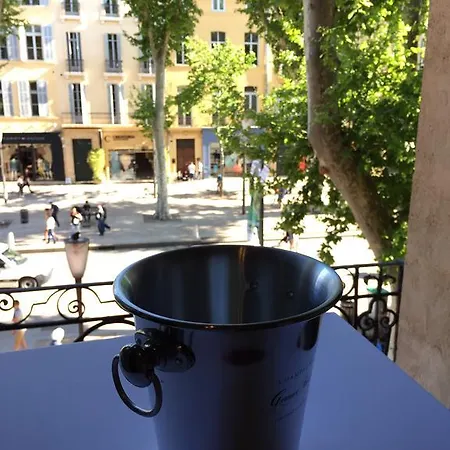 Les Du Cours & Spa Apartment